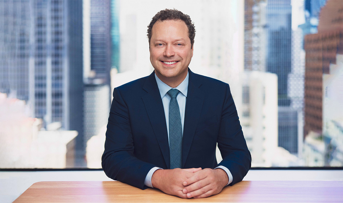 Oliver Haker headshot